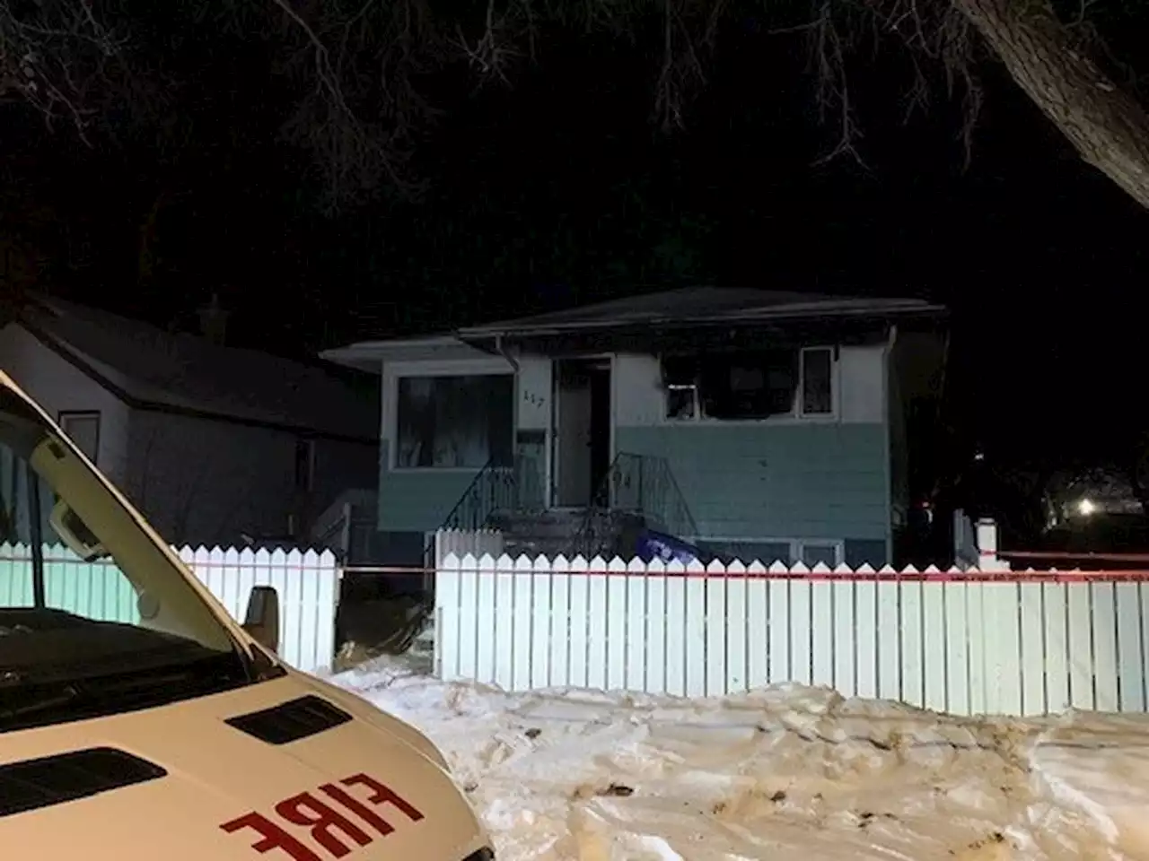 Seven people escape Saskatoon house fire