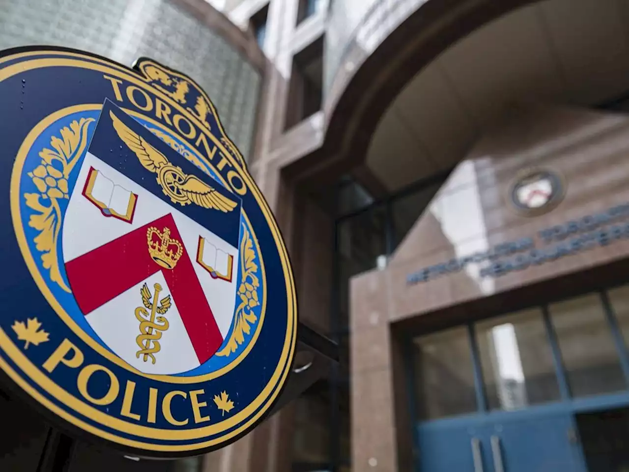 SIU probing Toronto Police shooting after reports of man with a knife