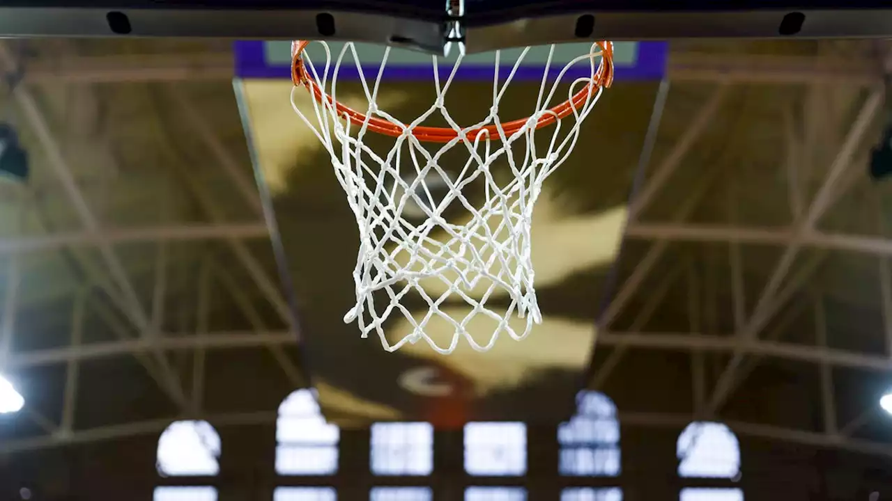 'Ripped our heart out': HS basketball game has four lead changes, buzzer beater in final 19 seconds