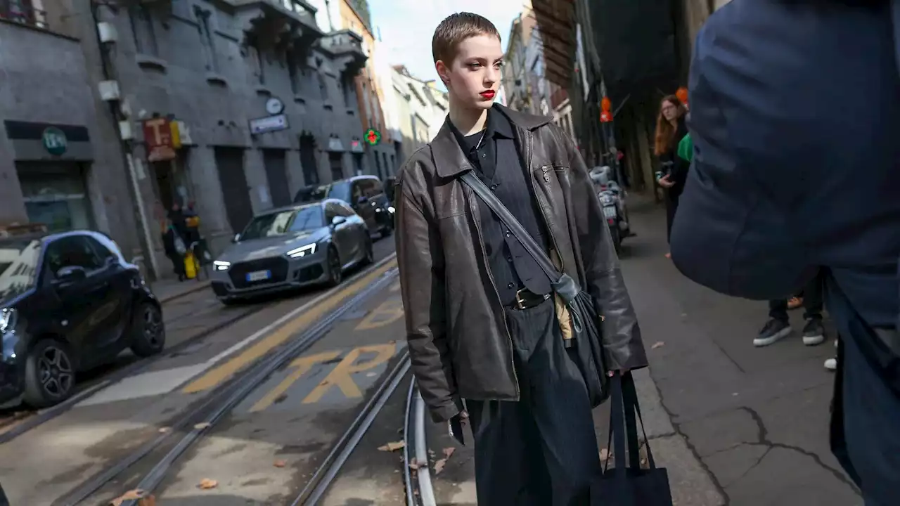 Les meilleurs looks de street style repérés à la Fashion Week de Milan automne-hiver 2023-2024