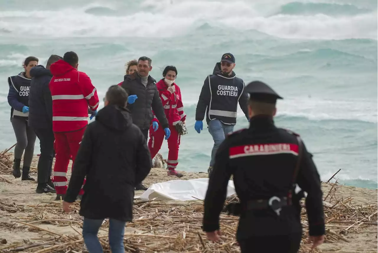 Strage migranti Crotone, 'da scafisti chiesti 8mila euro a passeggero'