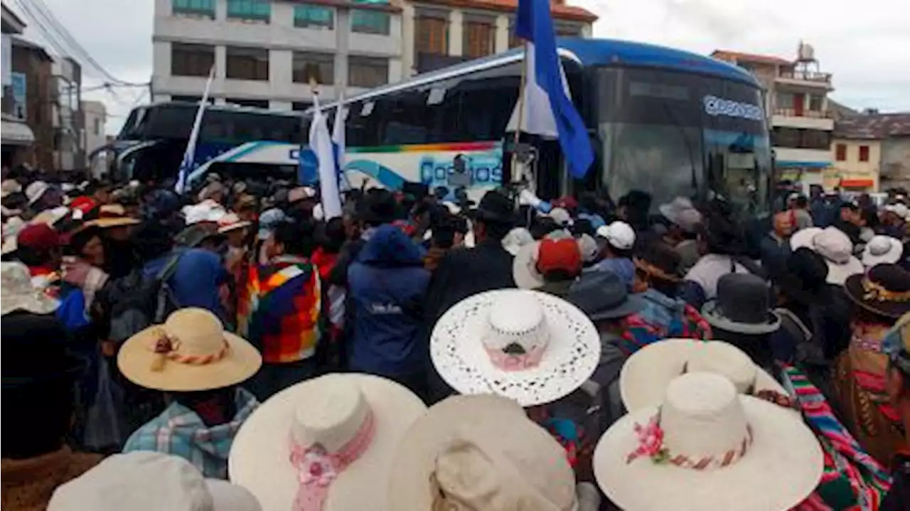 Llegan a Lima nuevas caravanas para pedir la renuncia de Boluarte