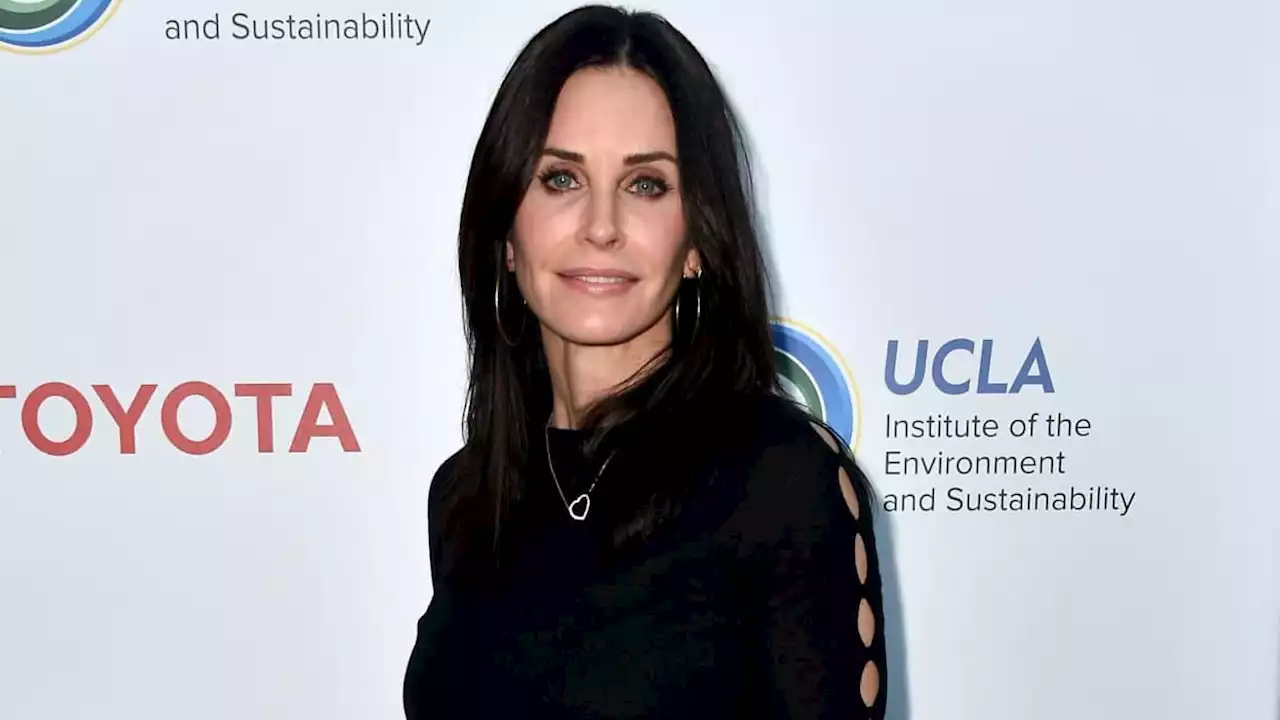 'Le Suppléant': Courteney Cox confirme l'anecdote du prince Harry, mais pas les champignons hallucinogènes