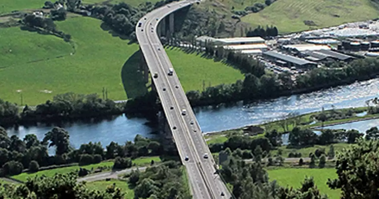 Police lock down busy Scots bridge after explosion as locals urged to avoid area