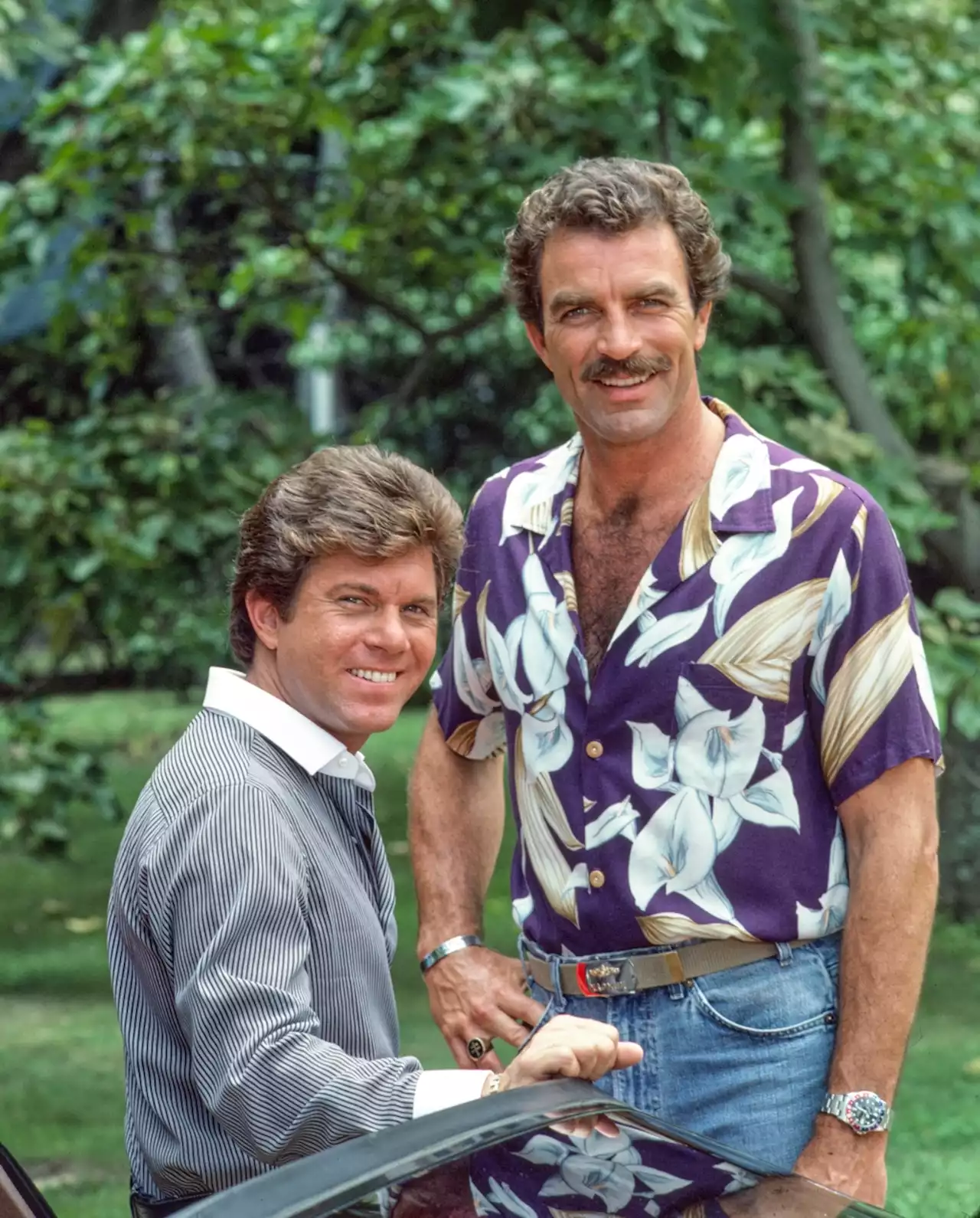 ‘Magnum P.I.’ Reunion: Tom Selleck & Larry Manetti Together Again For ‘Blue Bloods’ Episode – Photo