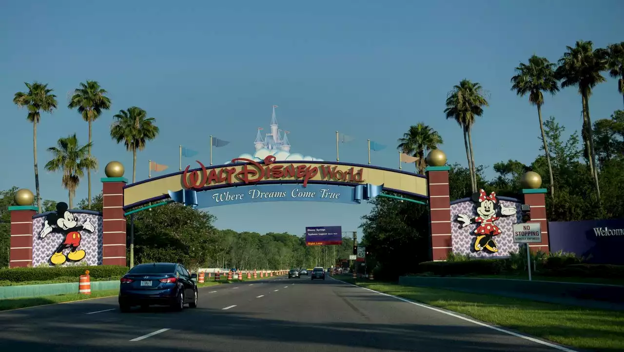 Ron DeSantis unterzeichnet Gesetz zur Einschränkung von Disney-Themenpark