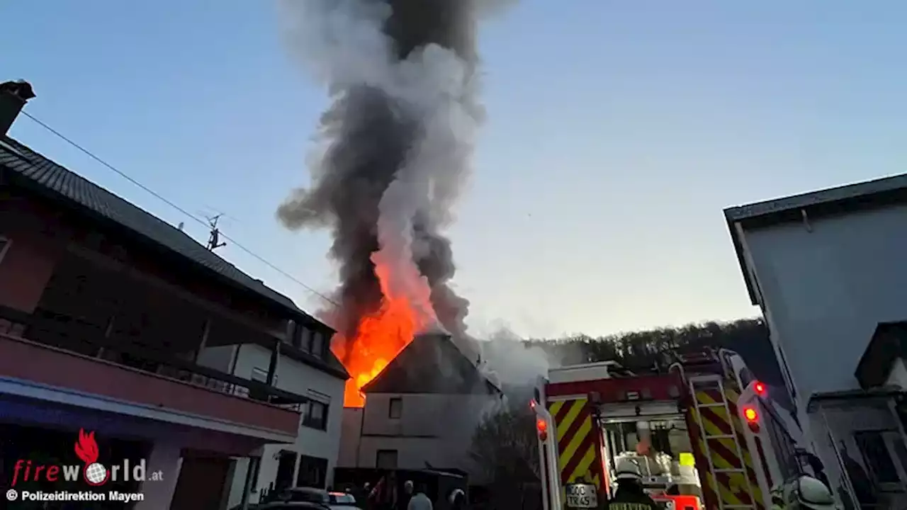 D: Wohnhausbrand in Lütz zieht insgesamt vier Gebäude in Mitleidenschaft