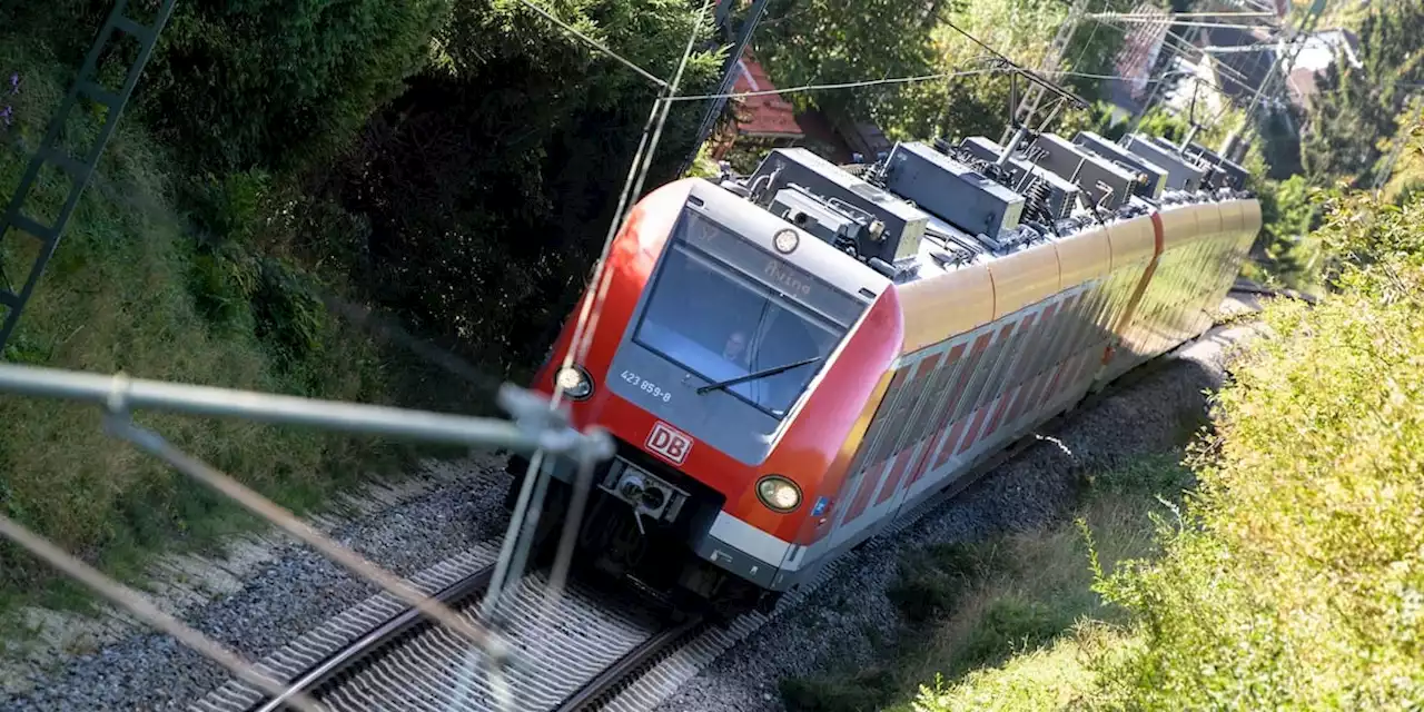 Verdi kündigt massive Warnstreiks im Nahverkehr für Freitag an