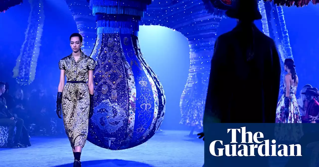 Dior goes back to the 1950s as Paris fashion week opens