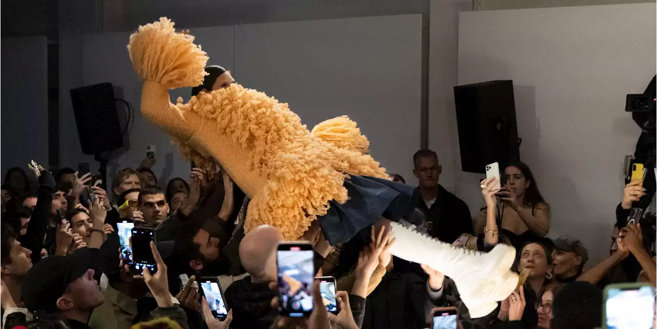 At Milan Fashion Week, Models Don't Just Walk—They Crowd Surf