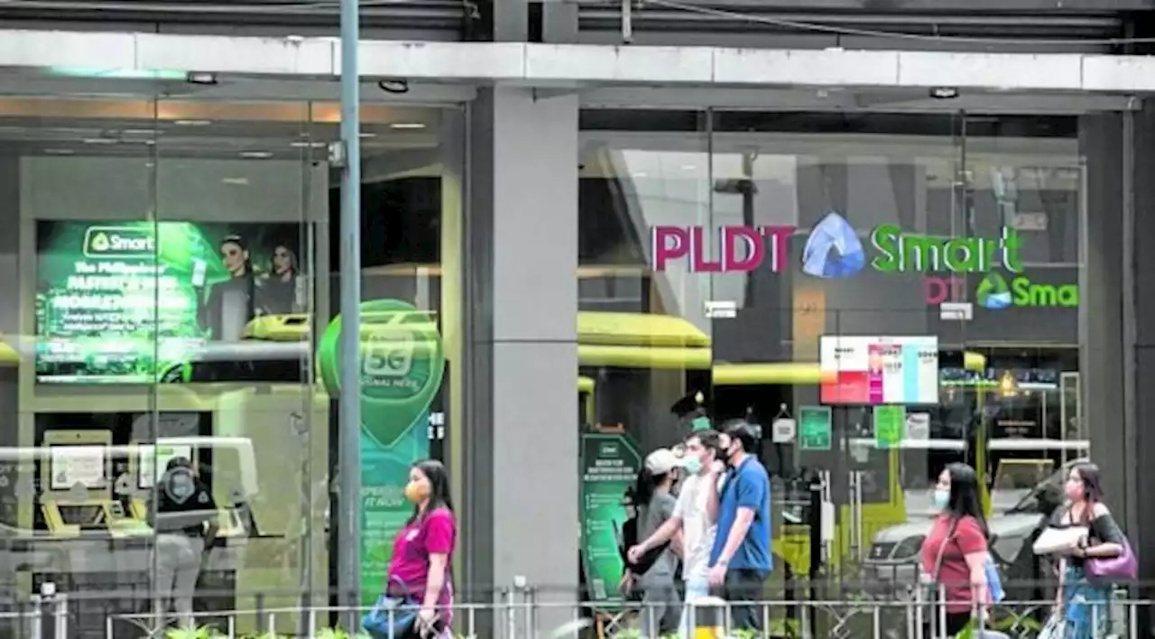 Makati padlocks Smart HQ over unpaid taxes worth P3.2 billion