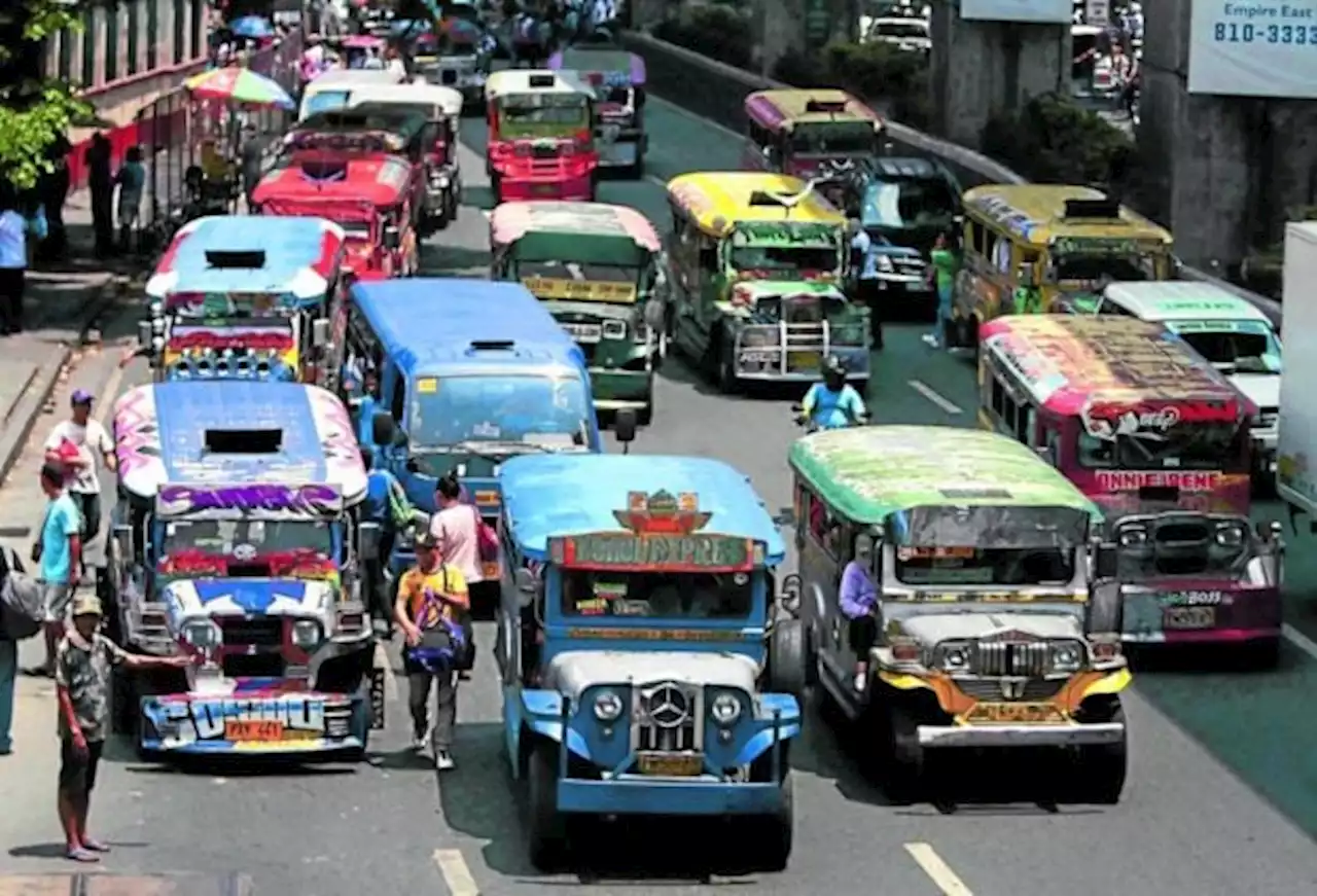 Senators bat for postponement of traditional jeepney phase out