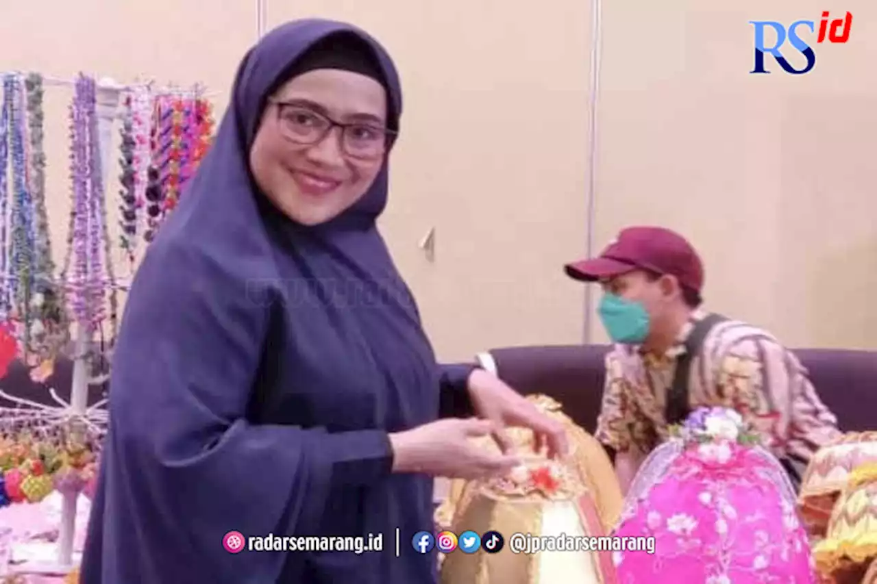 Rajin Ikut Pelatihan, Lies Herawati Bisa Bangun Usaha Kerajinan Bosara di Makassar