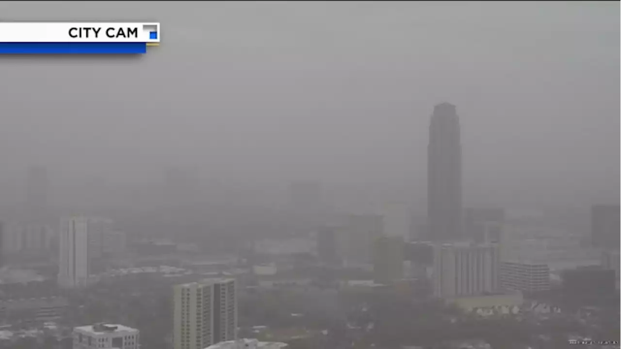 Air quality plummets as West Texas dust moves into Houston