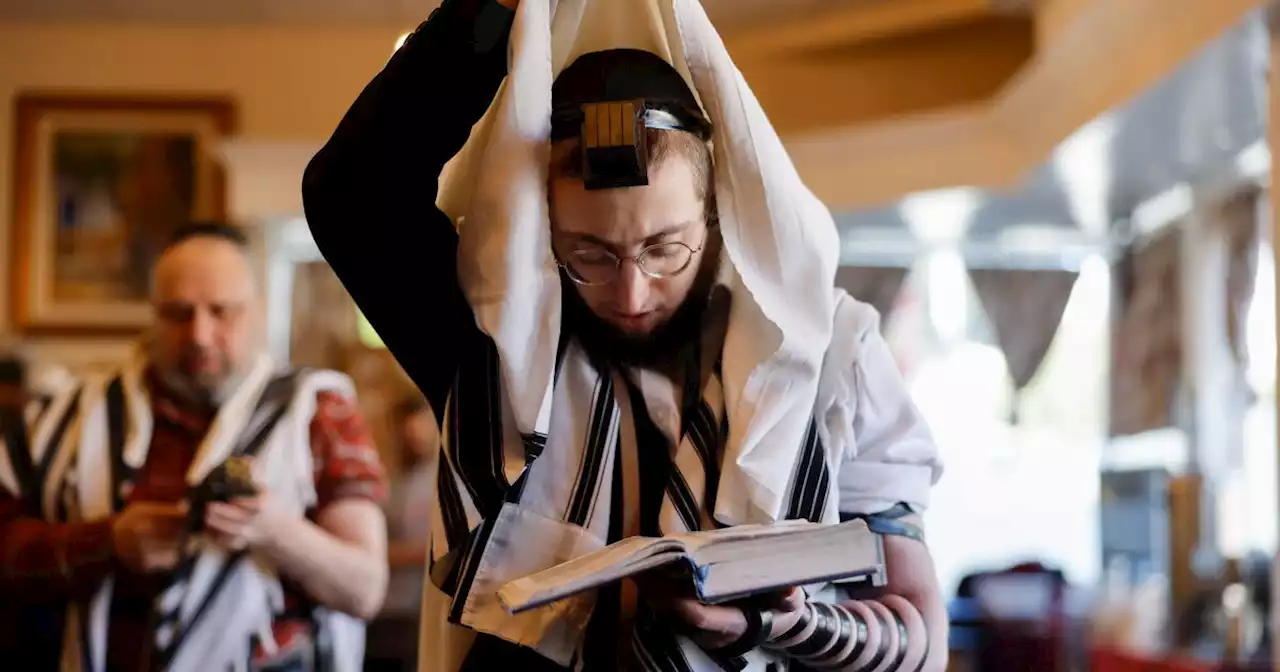 After a man burst in with a gun, a San Francisco synagogue confronts hate