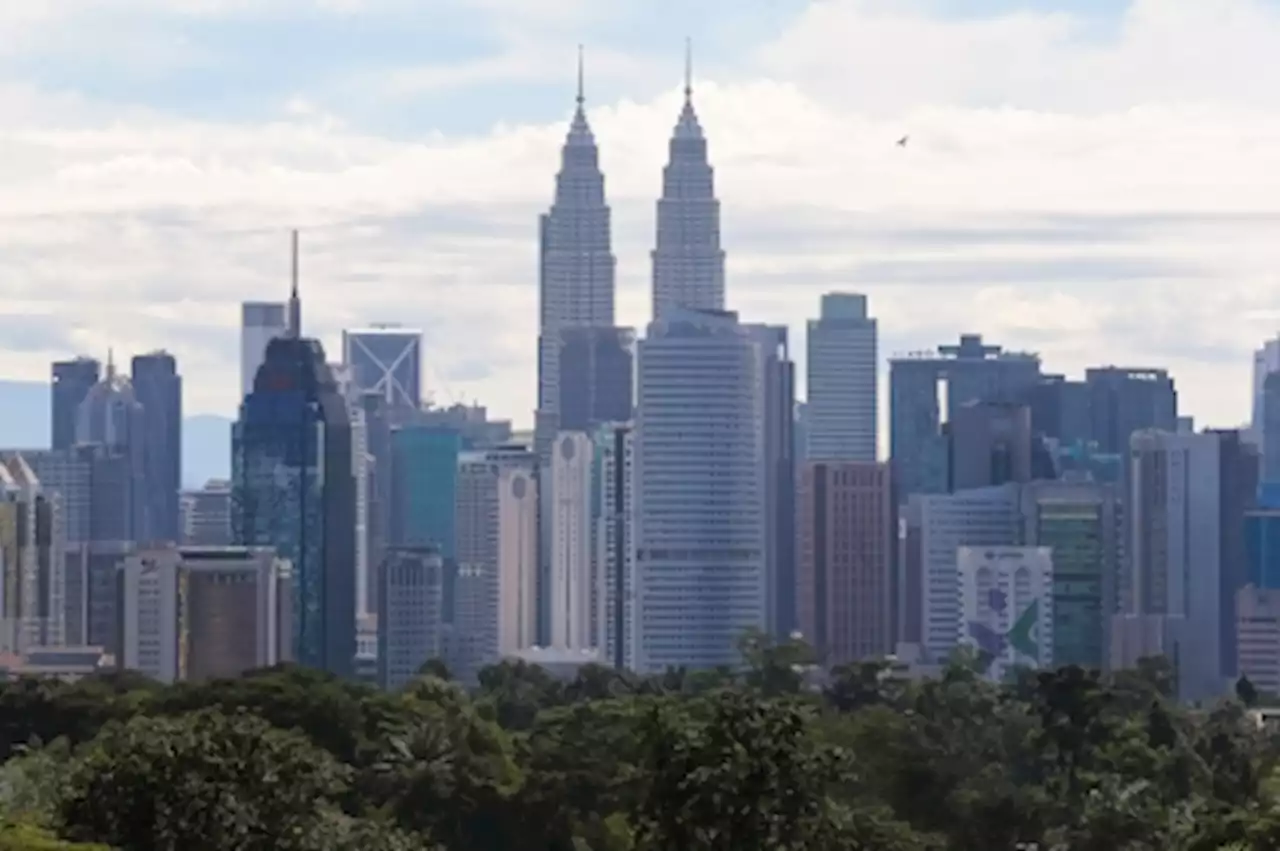 Fitch Solutions lowers Malaysia’s 2023 budget deficit forecast to 4.9pc