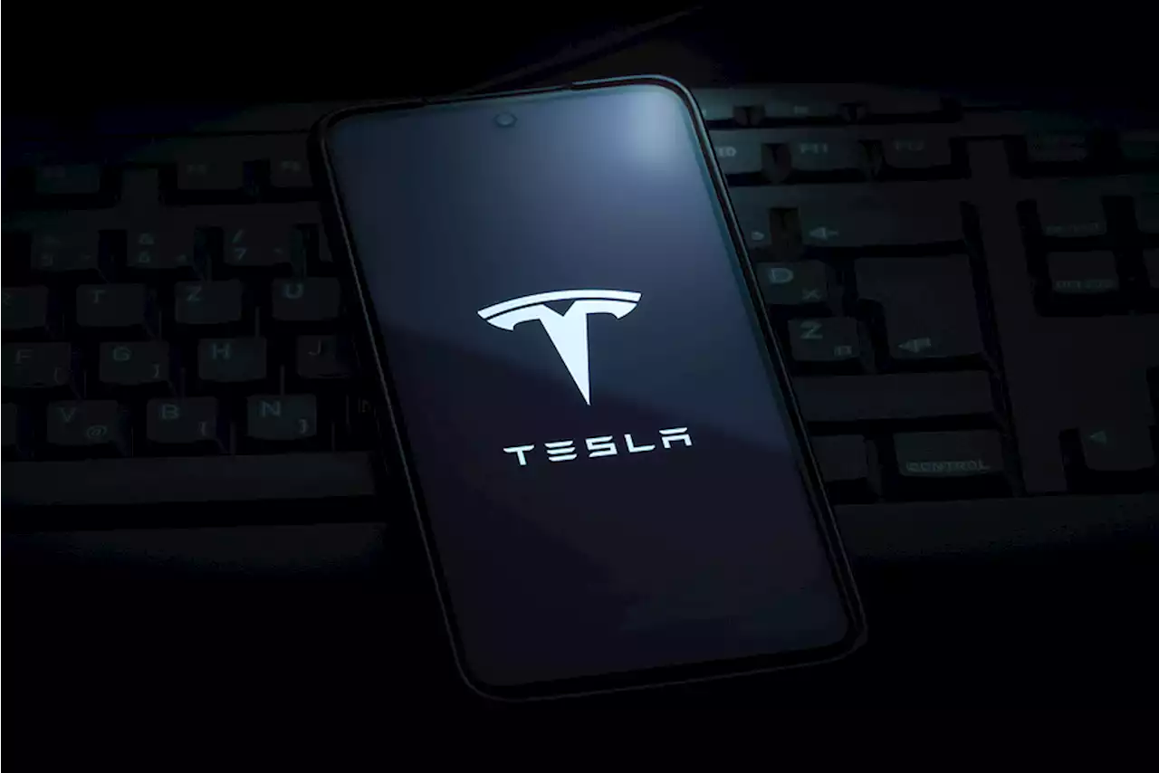 AMLO da el sí a Elon Musk; planta de Tesla llegará a Monterrey