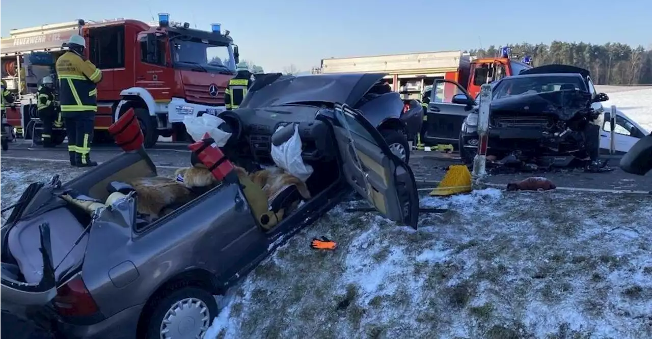 Schwerer Verkehrsunfall bei Bad Kötzting fordert vier Verletzte