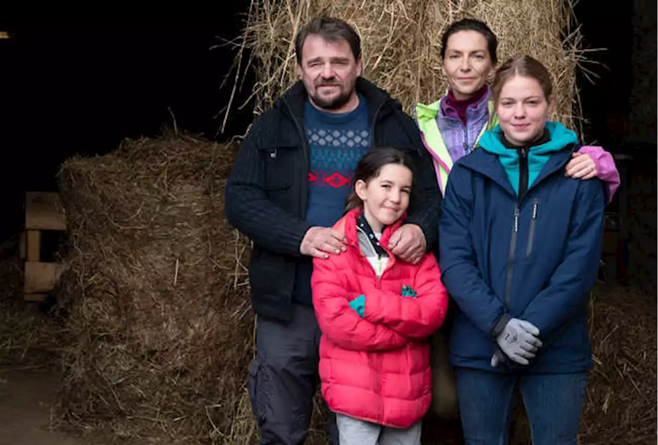 « Fille de paysan » : une fiction inédite d’après de l’histoire vraie de la famille Pécourneau avec Carole Bianic et Thierry Godard sur France 2 ce mercredi 1er mars 2023 (Extrait)