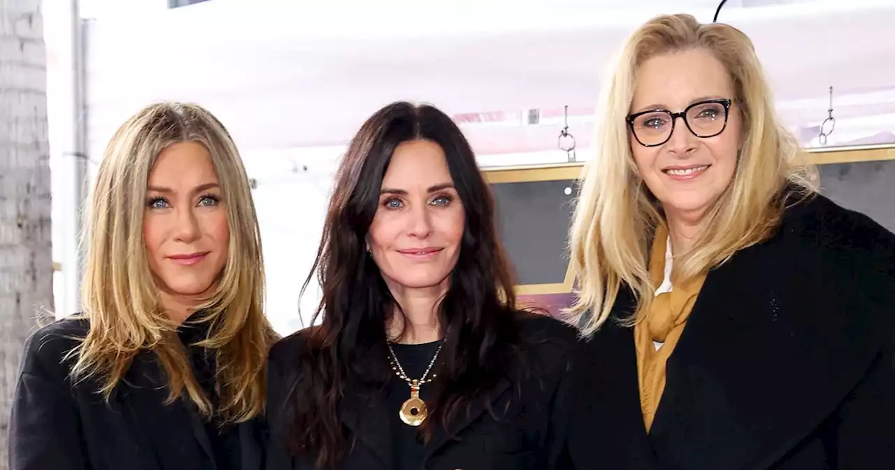 Friends reunion as Jennifer Aniston and Lisa Kudrow gush over Courteney Cox