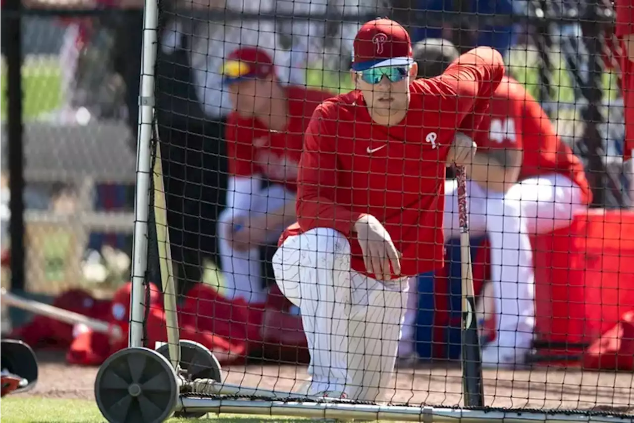 Phillies’ Rhys Hoskins says right knee a ‘non-issue’ after offseason procedure