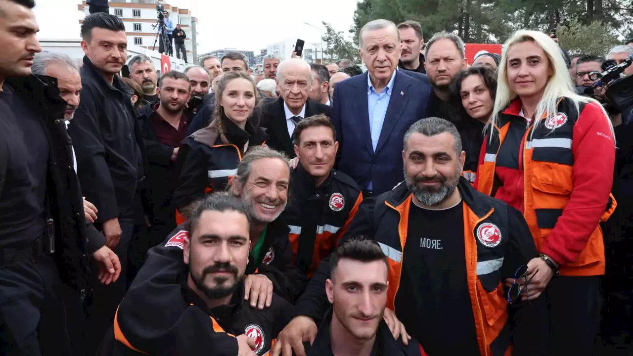 Séismes en Turquie: à Adıyaman, Erdogan demande «pardon» pour les lacunes de l'État