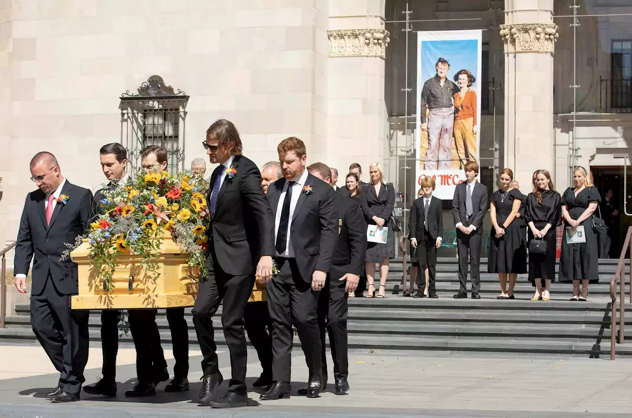 In stately sendoff, a city honors the life of Red McCombs