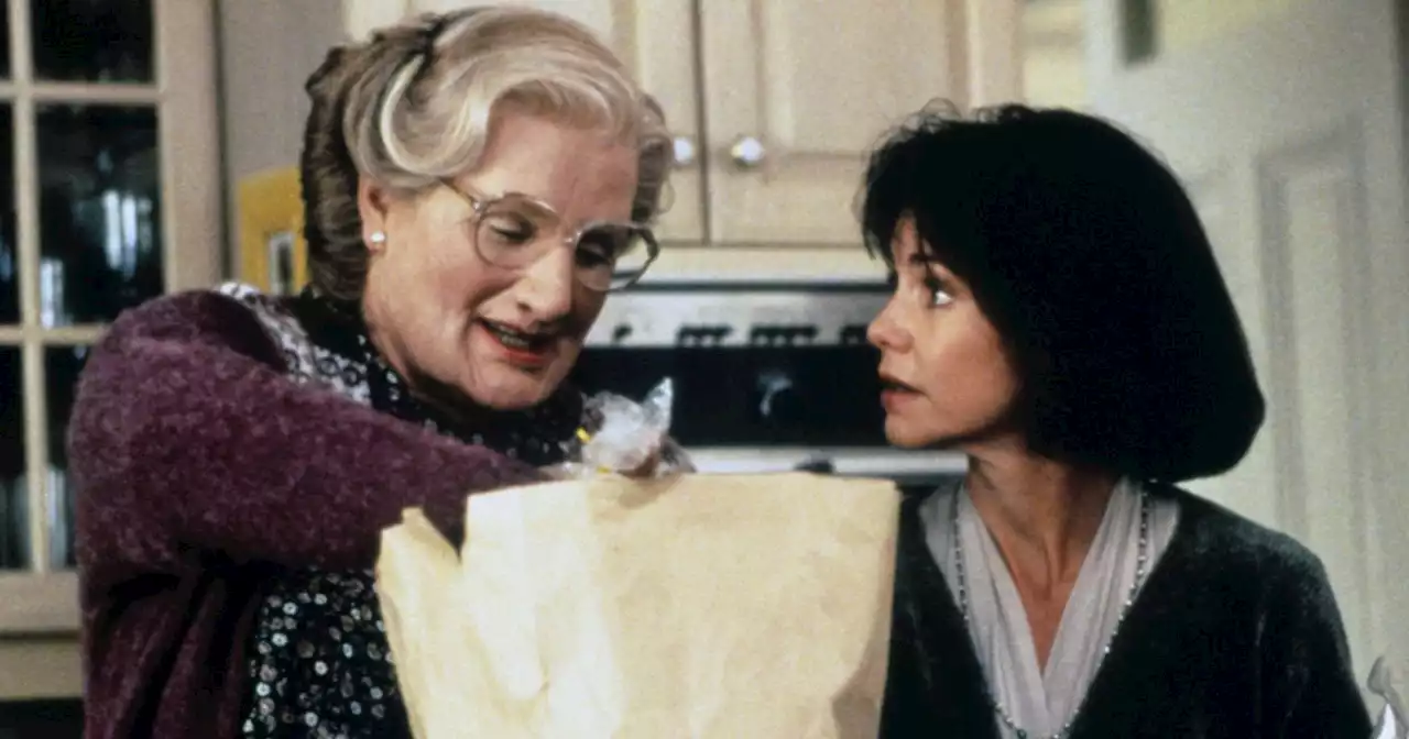 Sally Field remembers late ‘Mrs. Doubtfire’ co-star Robin Williams at SAG Awards