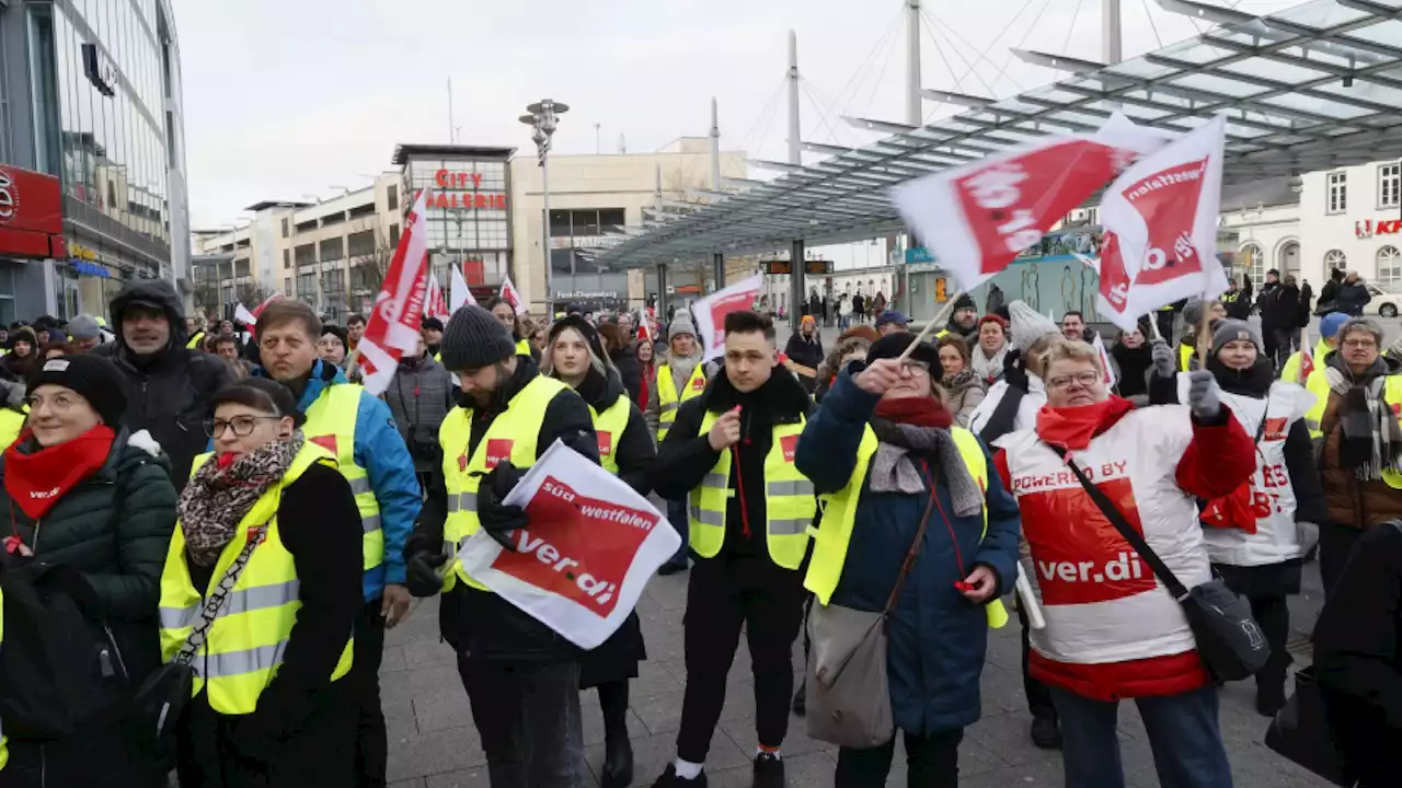 Auch am Freitag wieder Warnstreiks: Was Sie wissen müssen