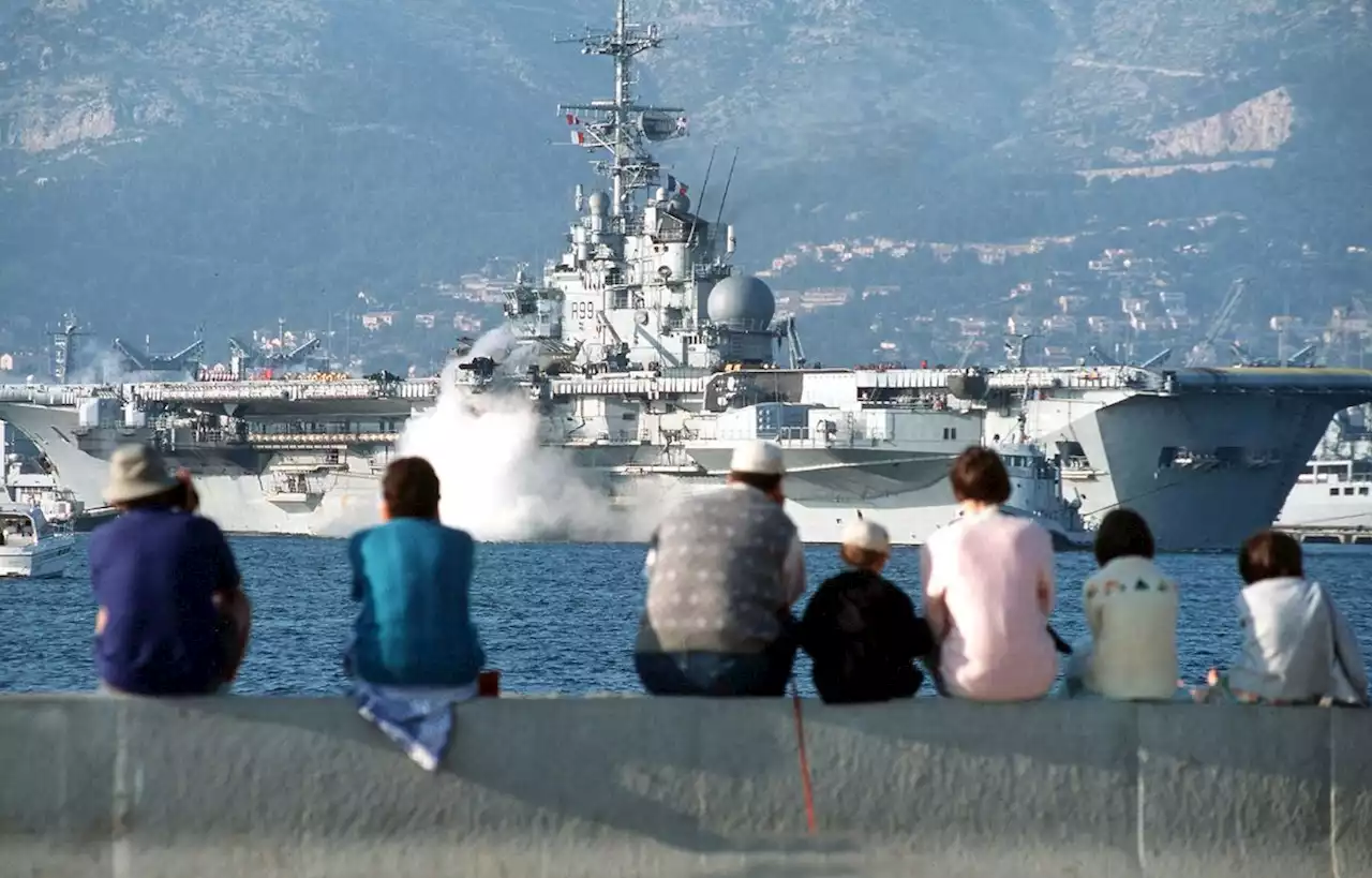 Le Brésil va couler l’ancien porte-avions français Foch (avec son amiante)