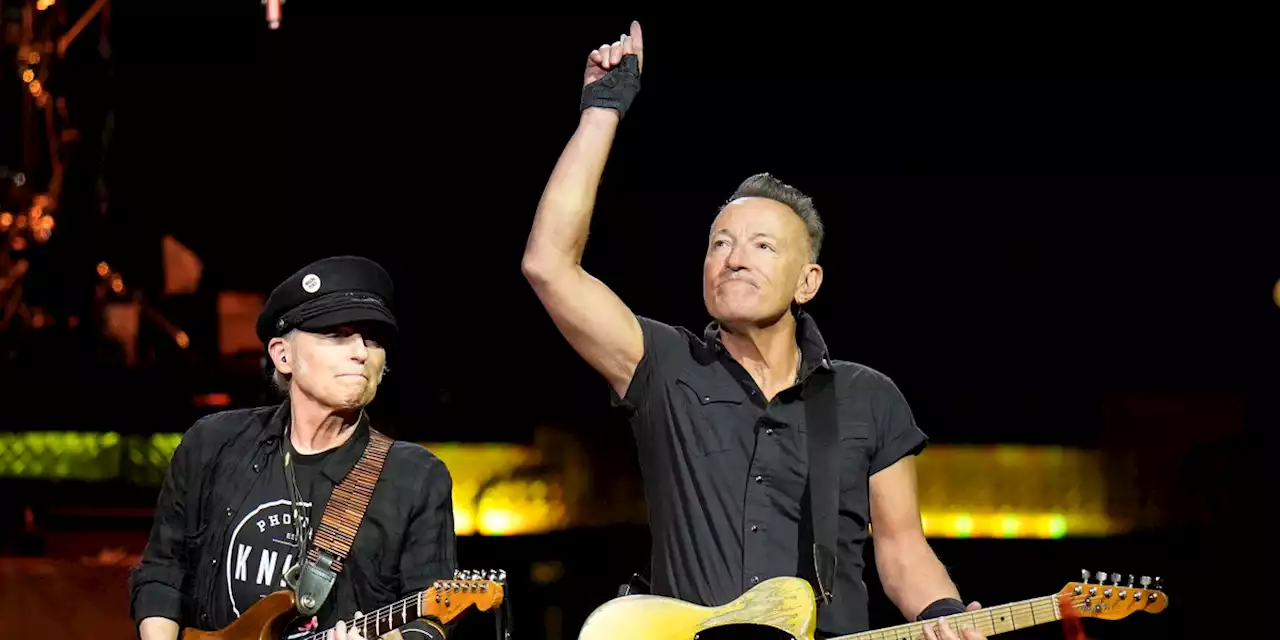 Bruce Springsteen, E Street Band launch 1st tour in 6 years