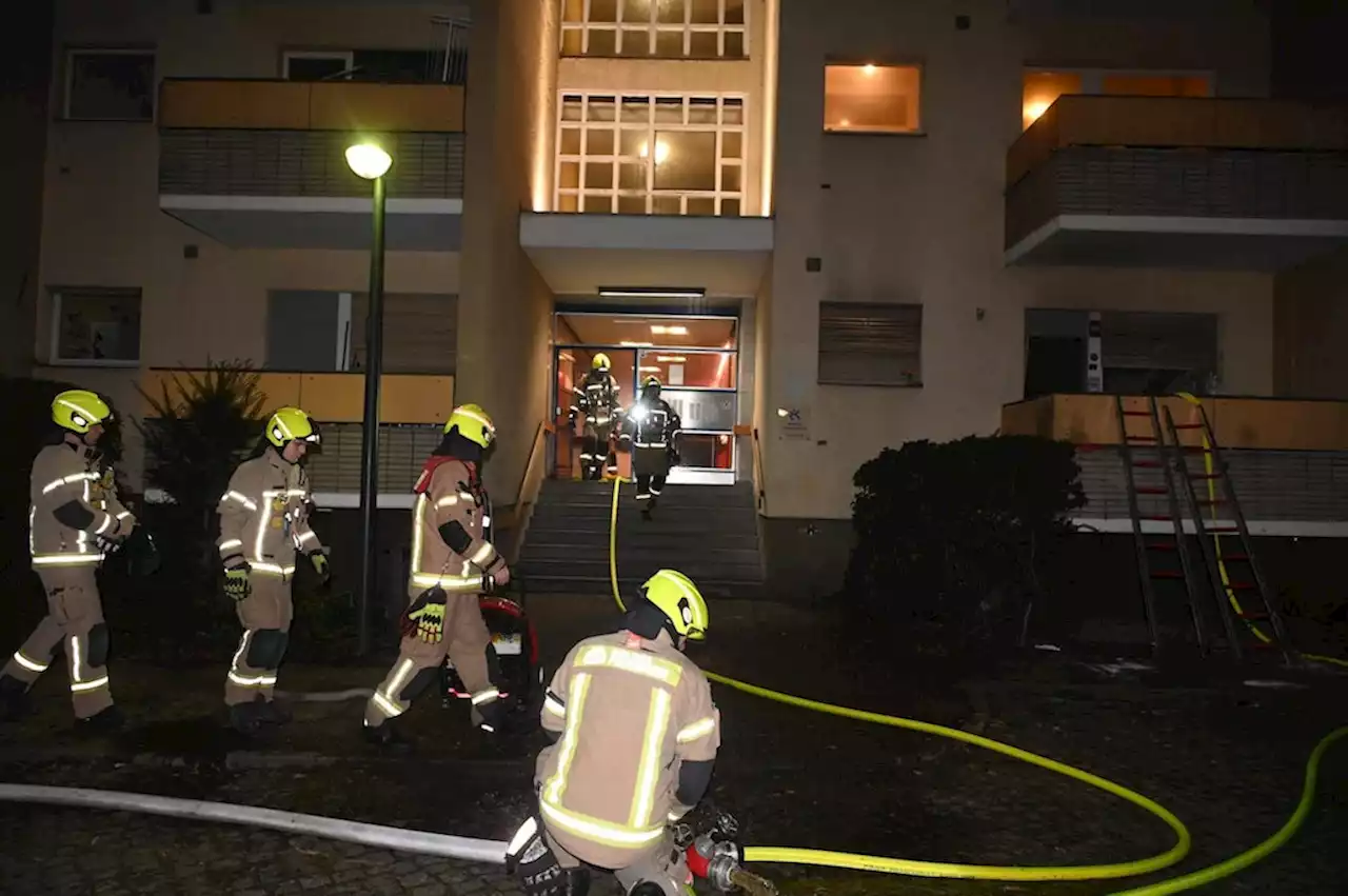 Zwei Brände in der Nacht: Wohnung in Kreuzberg in Flammen