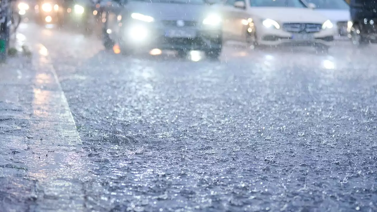 Deutscher Wetterdienst: Warnung vor starkem Gewitter – Gefahr von Blitzschlag