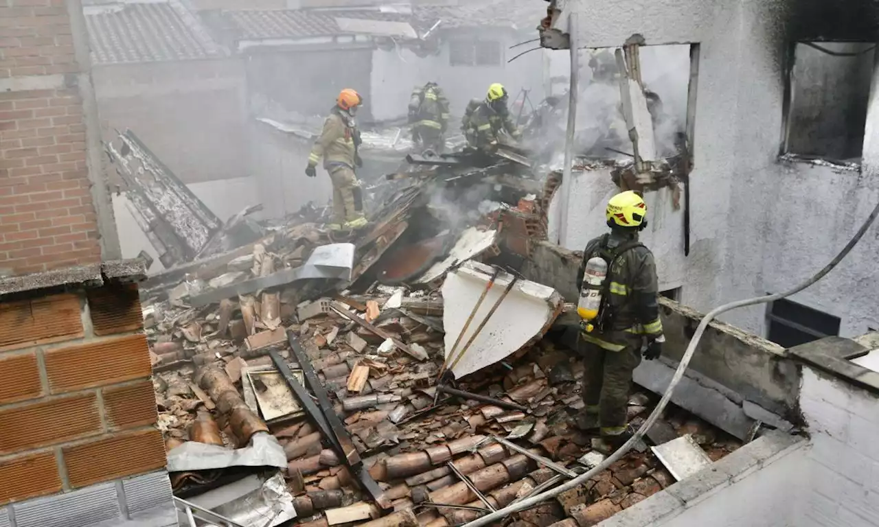 ¿Por qué Medellín está en riesgo de quedarse sin 154 bomberos profesionales?