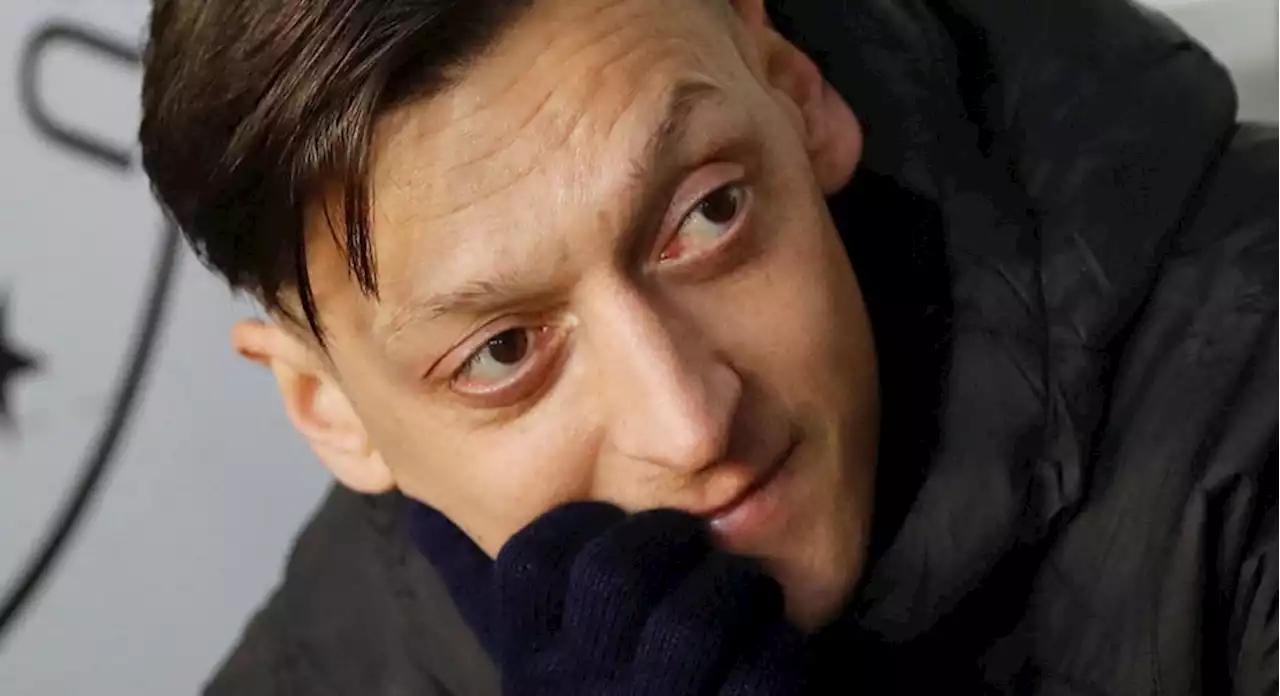 Uppgifter: Özil slutar