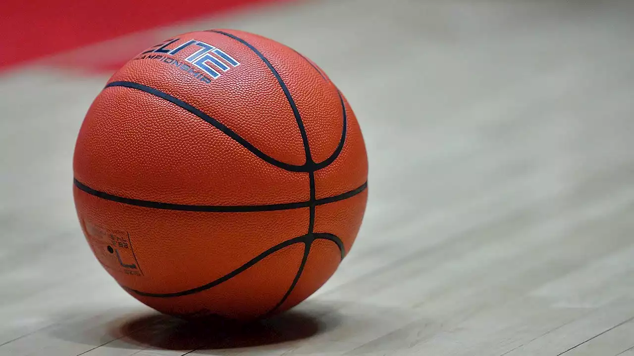 Virginia HS basketball head coach fired after assistant coach caught posing as 13-year-old player