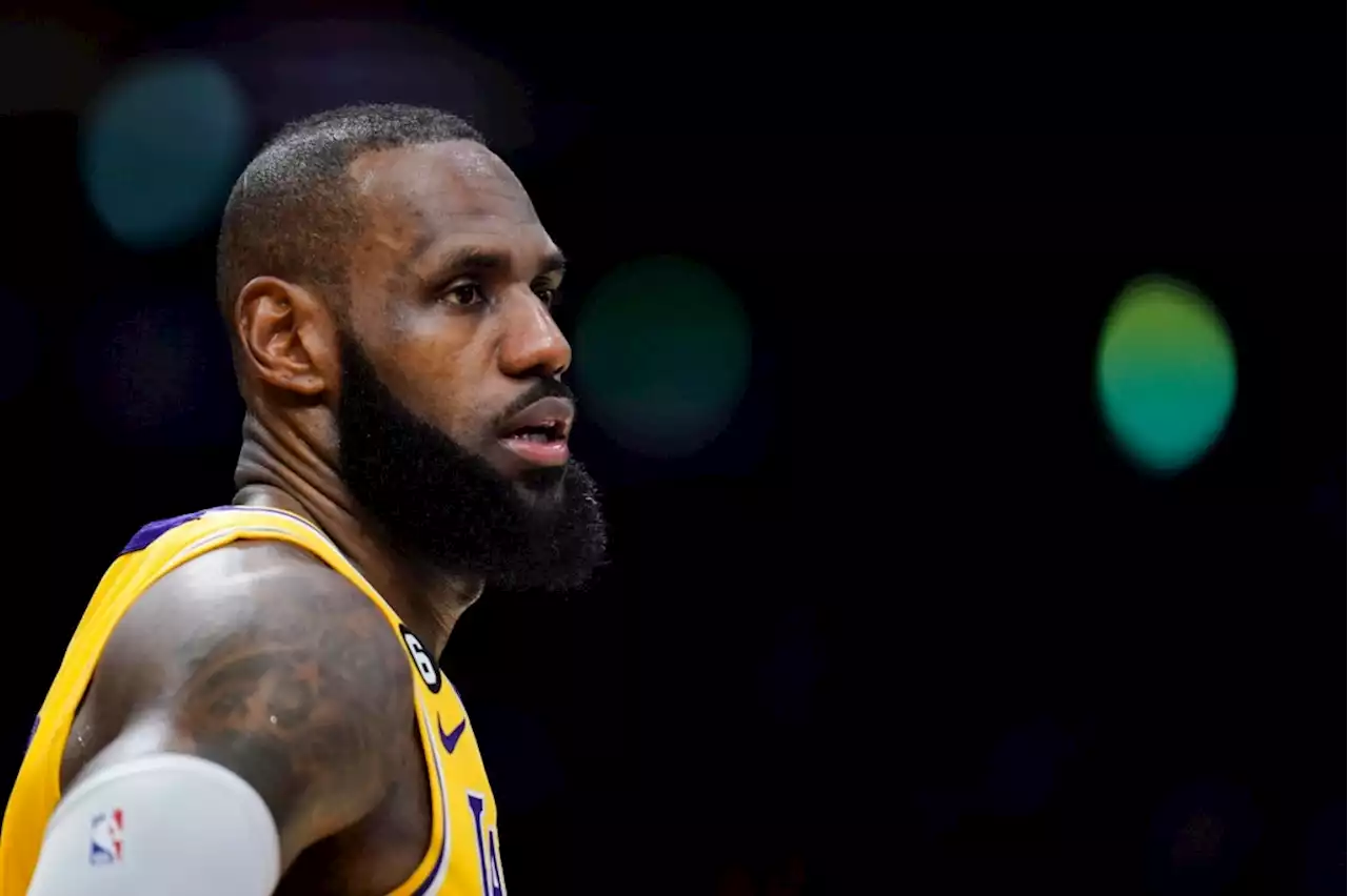 Swanson: LeBron James’ scoring title pursuit makes for strange times in Lakerland