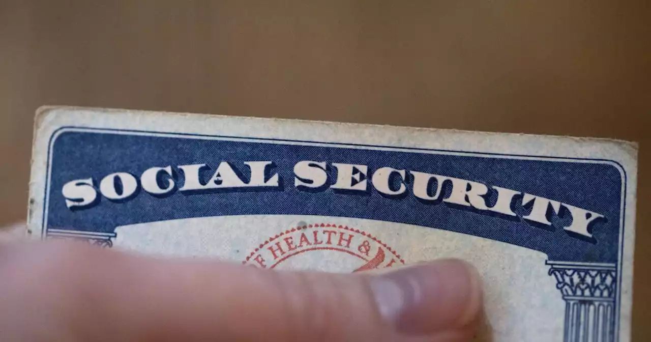 Column: The stupid and dishonest idea of raising the Social Security retirement age is back