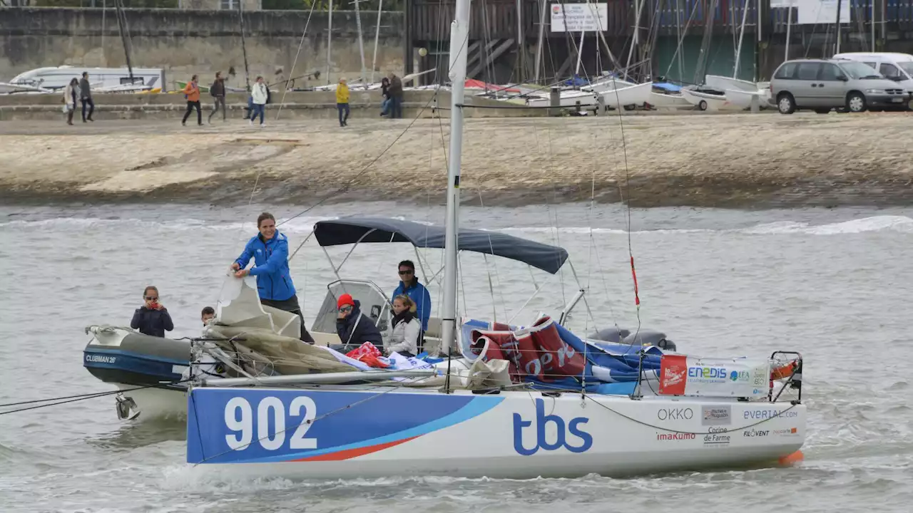 La navigatrice Clarisse Crémer dénonce l’injustice des règles du Vendée Globe, qui « interdisent aux femmes d’avoir un enfant »