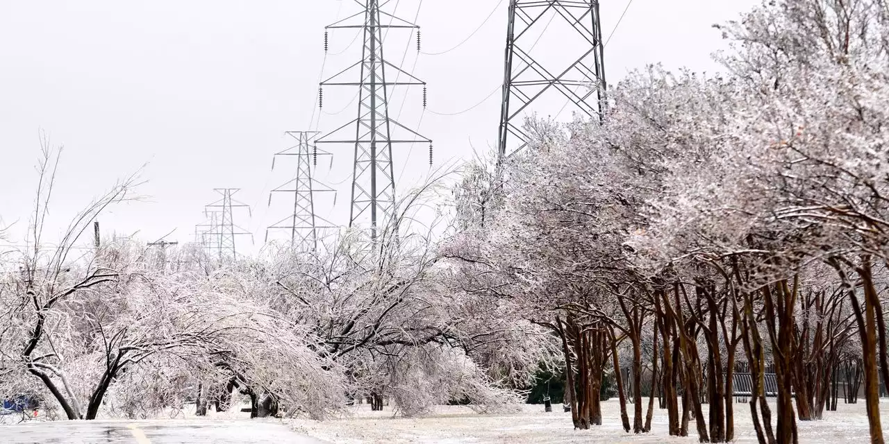 Arctic blast threatens negative-50ºF temperatures in New England, while Texas power grid is again sputtering