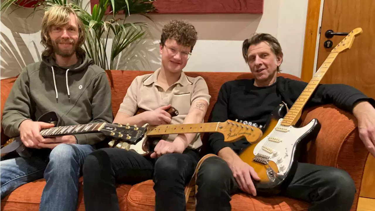 Een muzikale ode van 14 liefhebbers: 'Een gitaar is gewoon cool'