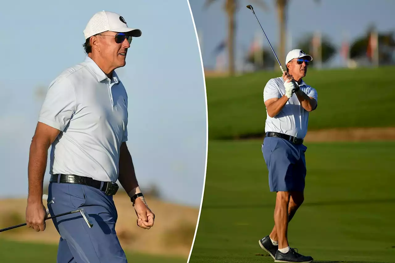 Phil Mickelson takes shot at Twitter critic for being bald