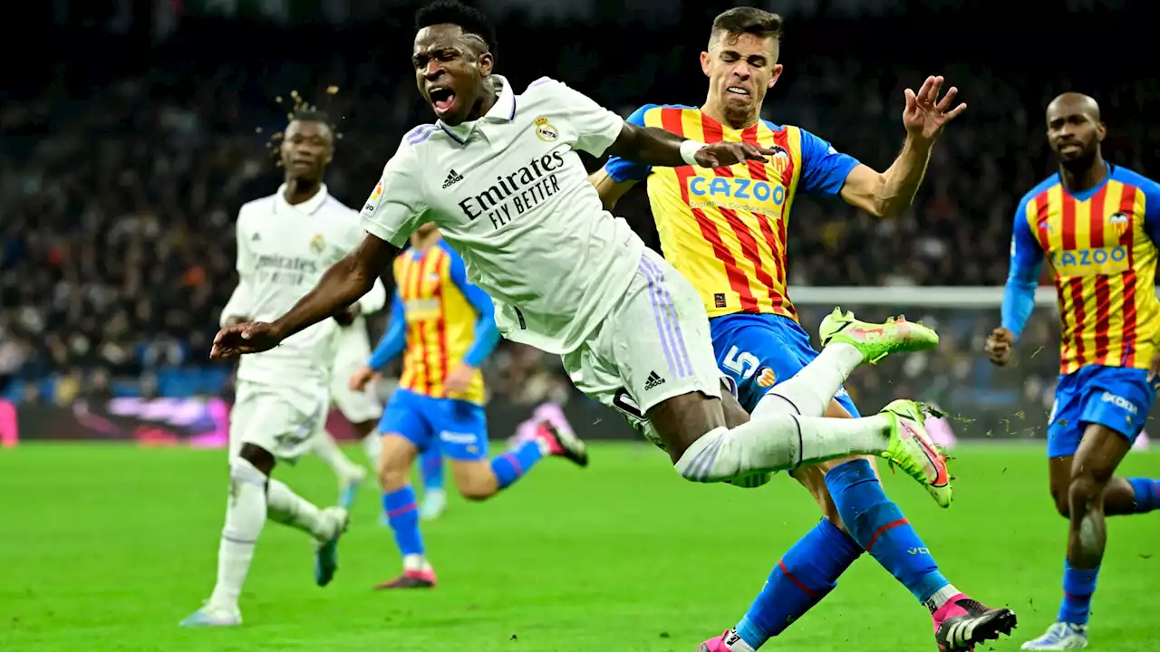 Real Madrid: le joueur de Valence Gabriel Paulista disjoncte contre Vinicius