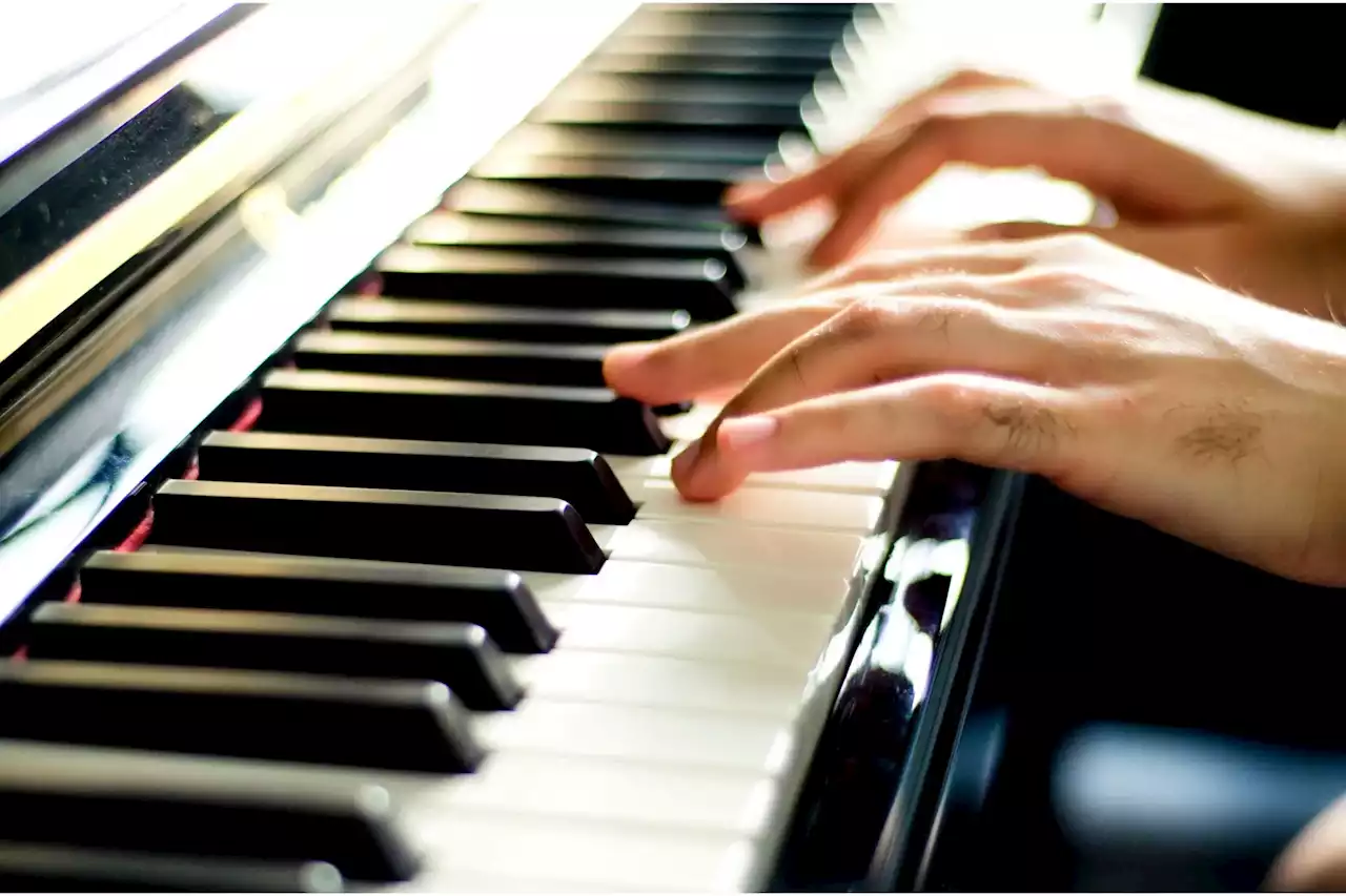 Study Finds That Playing the Piano Boosts Brain Processing Power and Reduces Depression, Stress, and Anxiety