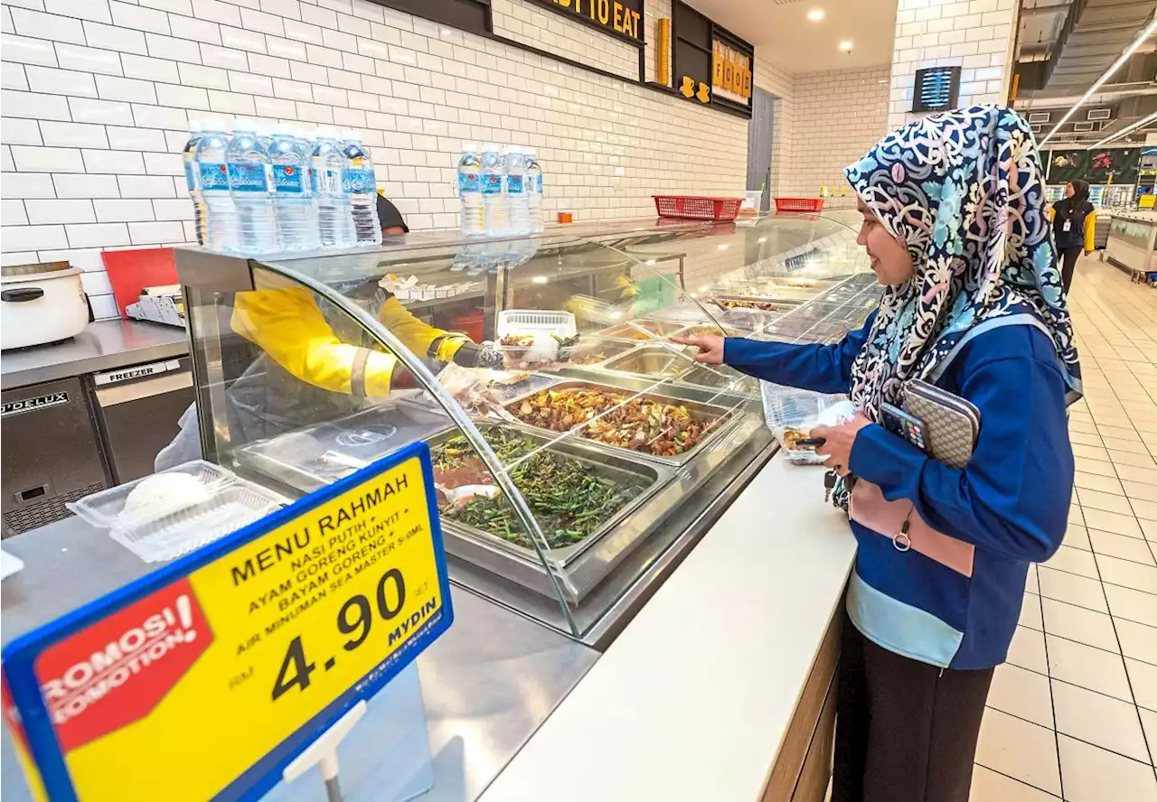 Menu Rahmah meal leaves customers satisfied