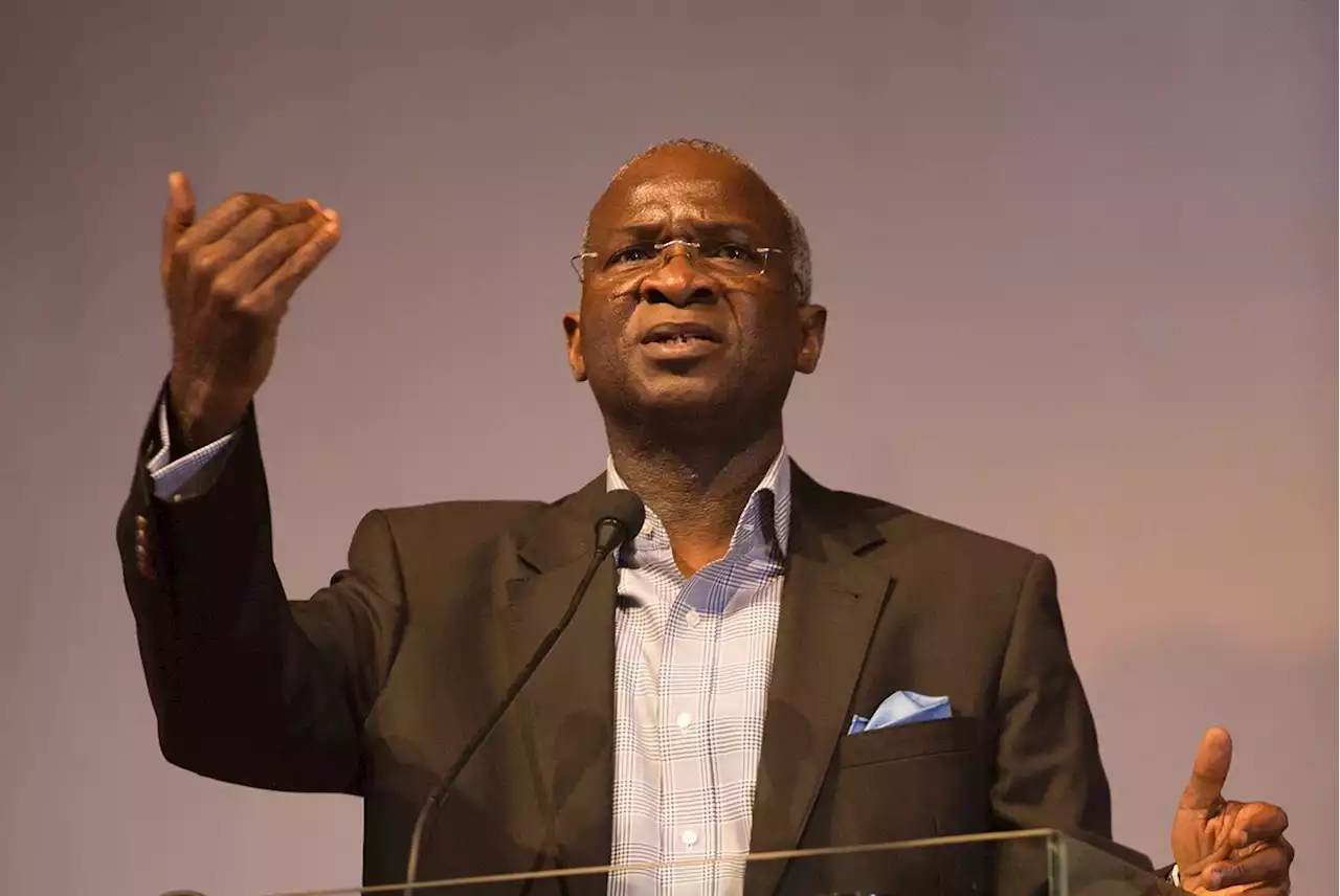 Fashola: Naira notes scarcity hurting Nigerians | The policy must be reviewed