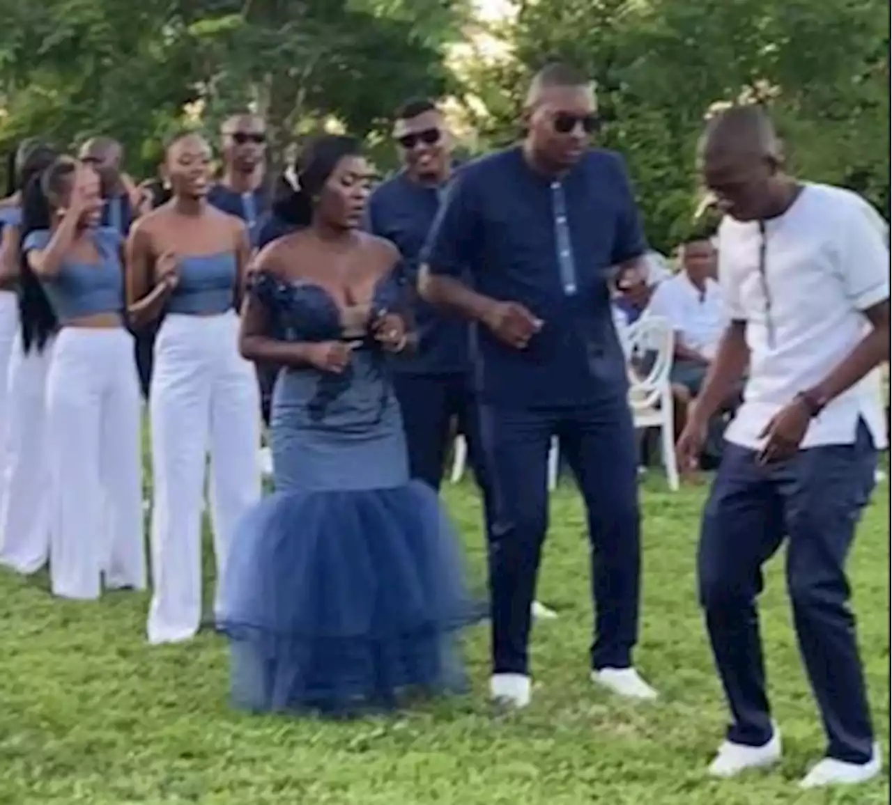 Viral Video: Surprise dance! Bride and groom with their maids show off lovely dance steps