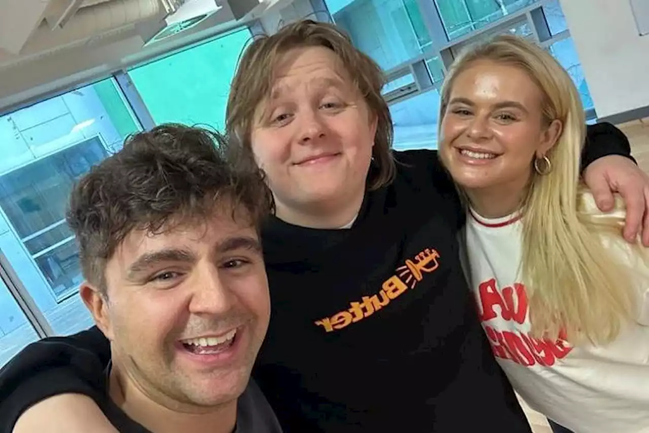 Lewis Capaldi surprises Dancing With The Stars' Carl Mullen and Emily Barker - VIP Magazine