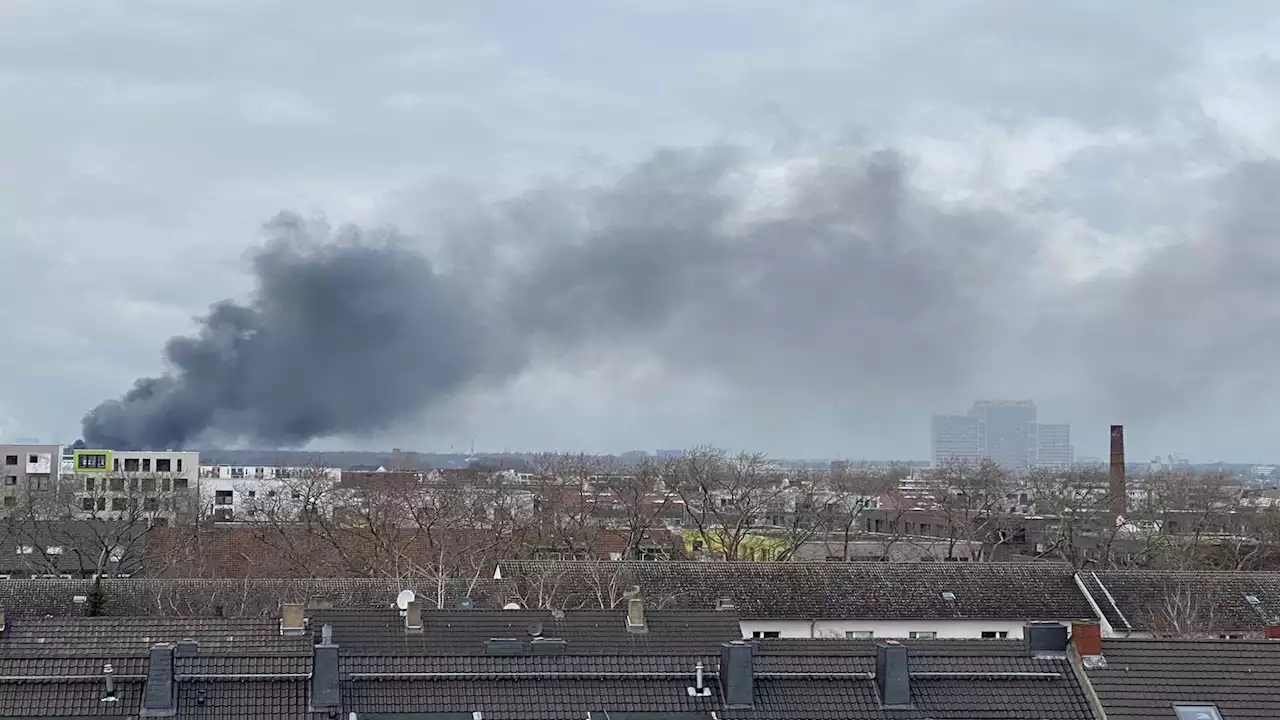 Brand in Köln-Vogelsang - Warnung vor Geruchsbelästigung und Rauch