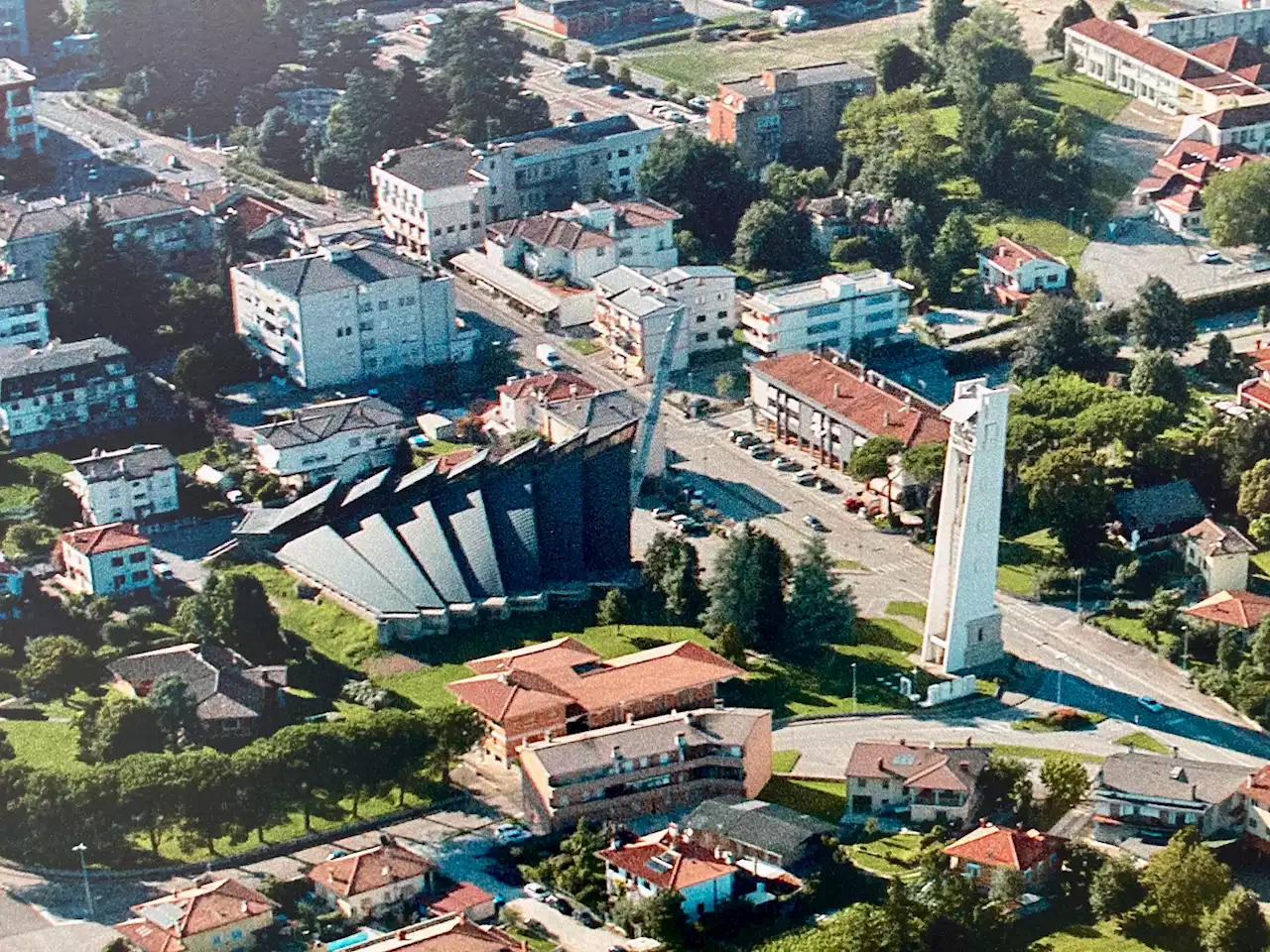 Eine brutalistische Kirche wie ein Gürteltier